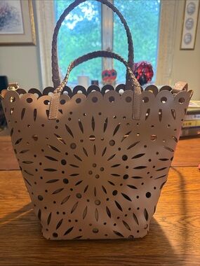 Chico's Leather Taupe Laser-Cut Floral Scallop Tote Like New!